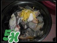 臘豬腳燉什么好吃？臘豬蹄燉什么好吃？