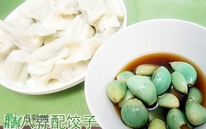 臘八蒜霉了可以吃嗎？發(fā)霉的大蒜可以腌制臘八蒜嗎？
