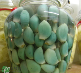 臘八醋里的蒜能吃嗎？臘八醋里的蒜好吃嗎？