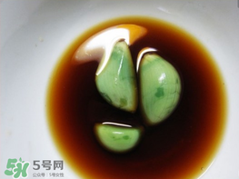 臘八醋里的蒜能吃嗎？臘八醋里的蒜好吃嗎？