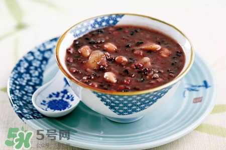臘八飯熱量高嗎？吃臘八飯會發(fā)胖嗎？