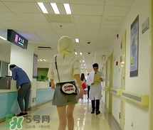 李溪芮包包什么牌子？李溪芮同款包包