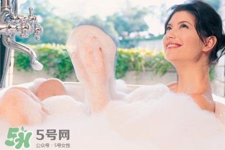 冬天洗澡水溫60度行嗎？60度的水可以洗澡嗎？