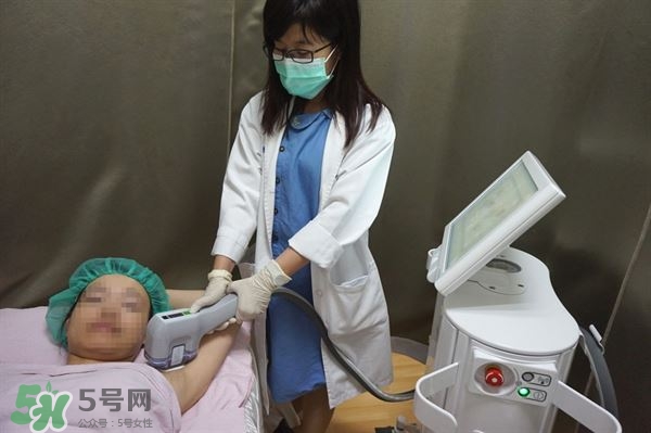 狐臭出汗多怎么治療？狐臭出汗怎么辦呢
