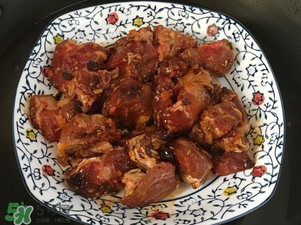 腌排骨要洗嗎？排骨腌完要洗嗎？
