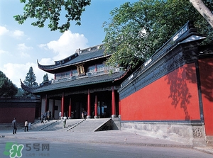 杭州春節(jié)穿什么衣服？過年春節(jié)去杭州穿什么？