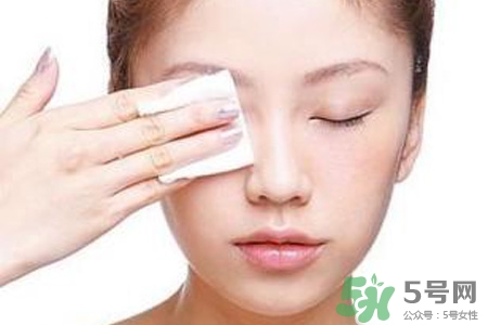 卸妝膏和卸妝水哪個好？卸妝膏和卸妝水的區(qū)別