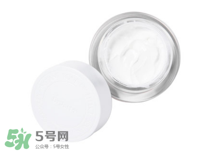 用素顏霜之前要用什么？素顏霜前還有涂抹什么