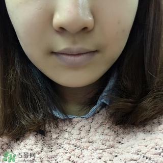 愛麗小屋唇部遮瑕膏怎么樣？愛麗小屋唇部遮瑕膏好用嗎？