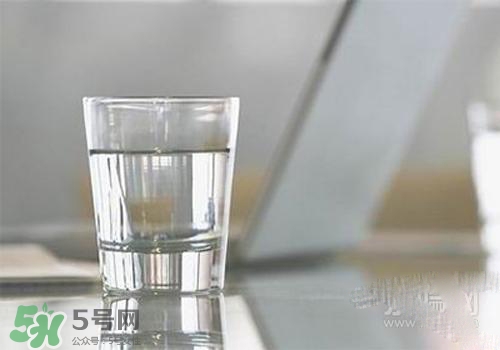 高血壓早上能喝鹽水嗎？高血壓早上喝鹽水的好處？