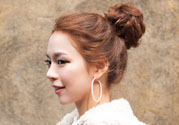 假發(fā)怎么扎丸子頭？假發(fā)丸子頭包怎么帶