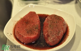 自己在家怎么腌牛排？自己在家腌制牛排需要什么材料？