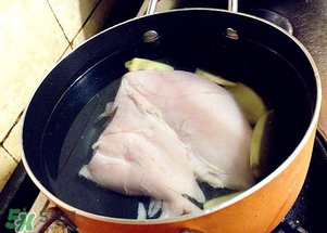 雞胸肉煮多久能熟？雞胸肉怎么煮比較嫩？