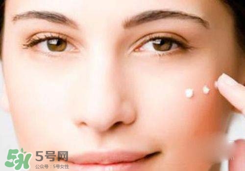妝前乳是粉底液?jiǎn)?？妝前乳和粉底液的區(qū)別