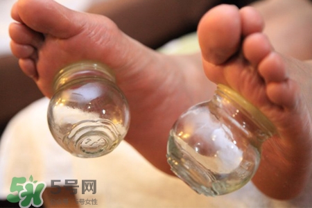 拔罐放血可以祛痘嗎？拔罐放血能治痘痘嗎？