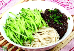 減肥可以吃炸醬面嗎？減肥期間吃炸醬面會(huì)胖嗎？