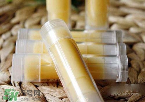 潤唇膏可以增長睫毛嗎？潤唇膏怎樣增長睫毛？
