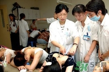 刮痧可以治頸椎病嗎？刮痧能治療頸椎病嗎？