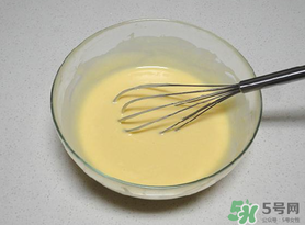 面糊用熱水還是涼水？面糊是用熱水調(diào)還是用涼水調(diào)？