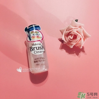 大創(chuàng)化妝刷清洗劑怎么用？大創(chuàng)化妝刷清洗劑使用方法