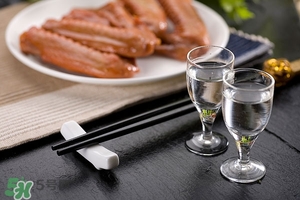 喝白酒有什么好處？怎么喝酒不容易醉