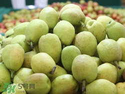 香梨表面一層滑滑的是什么？香梨表面為什么油油的？