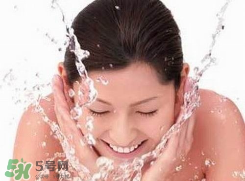 用白醋洗臉能祛斑嗎？白醋洗臉祛斑作用大嗎