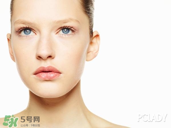 遮瑕液和遮瑕膏的區(qū)別？遮瑕液好還是遮瑕膏好？