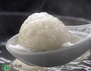 元宵面用涼水還是熱水？元宵是用熱水還是冷水調(diào)面粉？