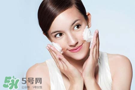 春天臉上冒痘痘怎么辦？為什么春天臉上容易出痘？