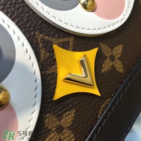 lv2017情人節(jié)限量包包多少錢？lv2017情人節(jié)愛情鳥小雞包價格