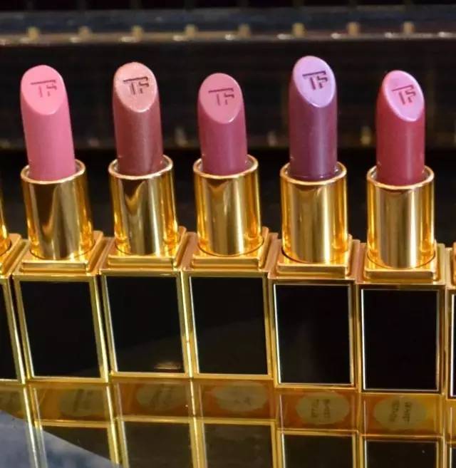tom ford和迪奧哪個(gè)好？tom ford口紅和dior口紅哪個(gè)好？