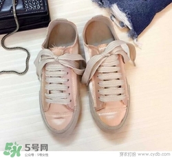 3月份穿什么鞋子？三月份穿什么鞋？