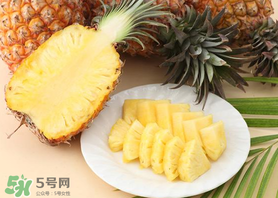 鳳梨吃之前用鹽水泡嗎？鳳梨為什么要用鹽水泡？