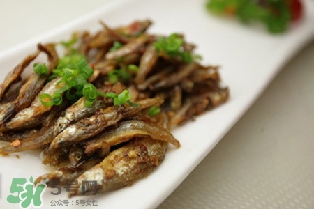 小魚(yú)仔熱量高嗎？吃小魚(yú)仔會(huì)胖嗎？