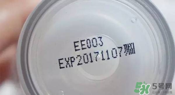 ahc神仙水和b5水區(qū)別 ahc神仙水和ahc b5玻尿酸精華哪個(gè)好？