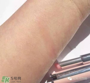 紀(jì)梵希小羊皮和禁忌之吻哪個(gè)好？紀(jì)梵希小羊皮和禁忌之吻對(duì)比