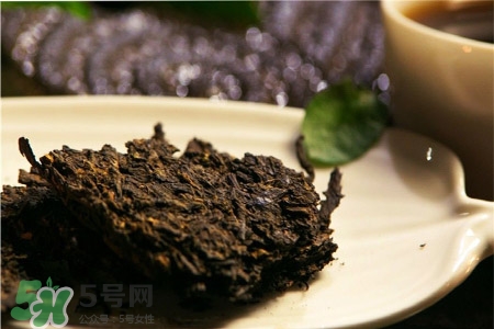 如何用紫砂壺泡茶？怎樣用紫砂壺泡茶？