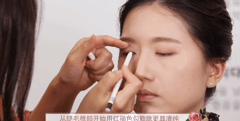 干玫瑰色妝容怎么化？干玫瑰色妝容畫法步驟