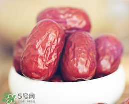 灰棗和和田棗哪個(gè)補(bǔ)血？灰棗和和田棗的區(qū)別