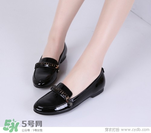 4月份穿什么鞋子？四月份鞋子搭配