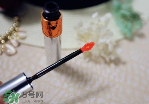 ysl唇油怎么用？ysl唇油使用方法