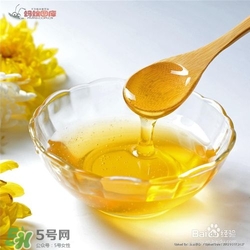 嘴唇干燥是什么原因？嘴唇干裂脫皮怎么辦？