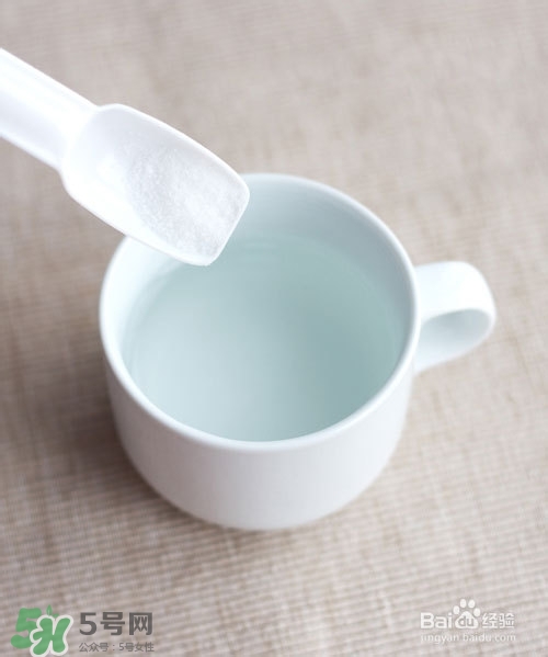 嘴唇干燥是什么原因？嘴唇干裂脫皮怎么辦？