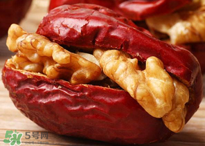 紅棗夾核桃有什么寓意？紅棗夾核桃的寓意