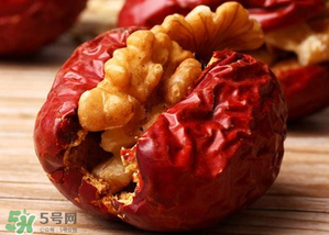 紅棗夾核桃有什么寓意？紅棗夾核桃的寓意