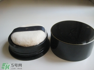 cpb散粉和紀(jì)梵希散粉哪個(gè)好？cpb散粉和紀(jì)梵希散粉對(duì)比
