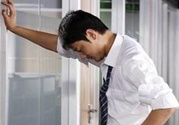男性尿痛出血怎么回事？男性尿痛是怎么引起的