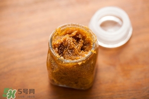 唇部磨砂膏多久用一次？唇部磨砂膏可以天天用嗎？