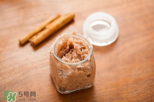 唇部磨砂膏多久用一次？唇部磨砂膏可以天天用嗎？